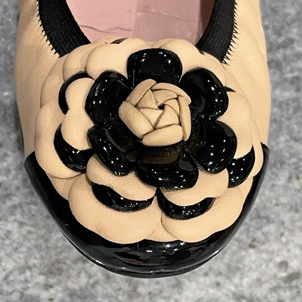 Pretty Ballerinas Classic Ballet flats in Cream & Black, Size 39 (8 - 8.5 US) - Picture 3 of 14